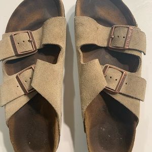 Suede Arizona Birkenstock’s